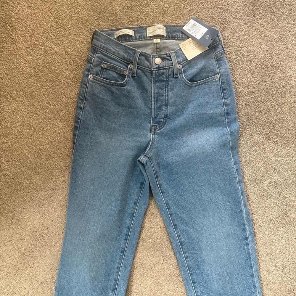 Universal Thread Women's Mid-Rise 80s Slim Leg Jeans Light Blue Wash Size 4 - Picture 7 of 10